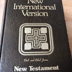 The New International Version New Testament by Bob